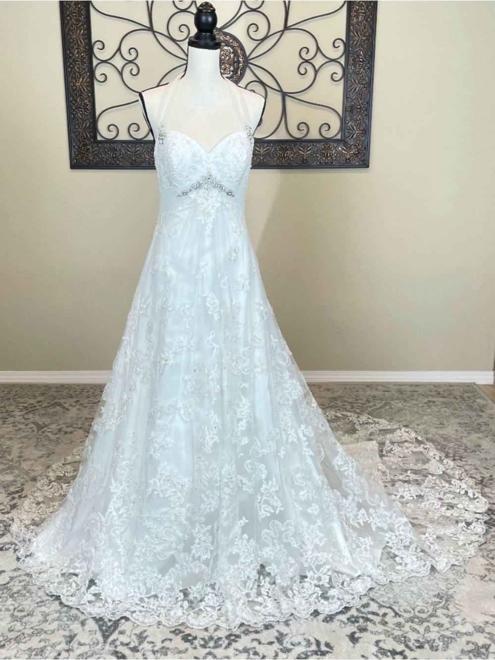 Wedding Dress Ivory Sweetheart Neckline Lace Beaded Size 10